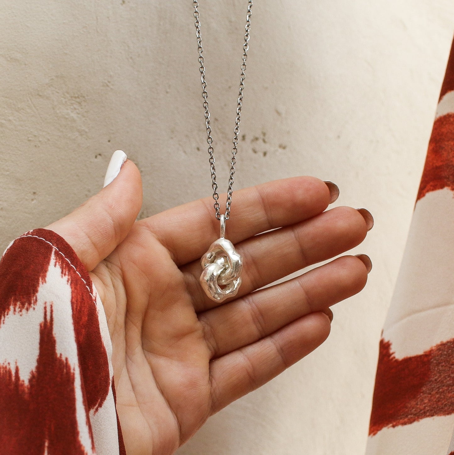 Connection pendant