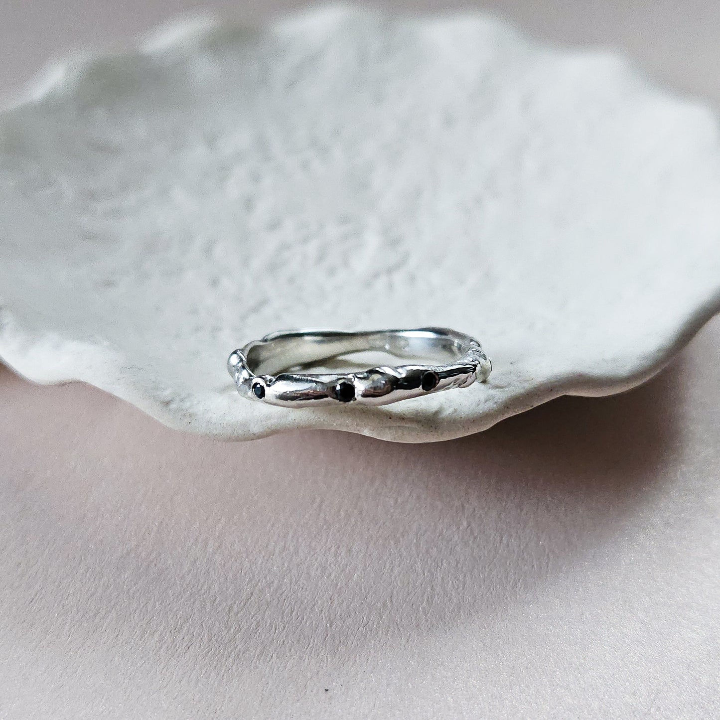 "Melted" ring with sapphires
