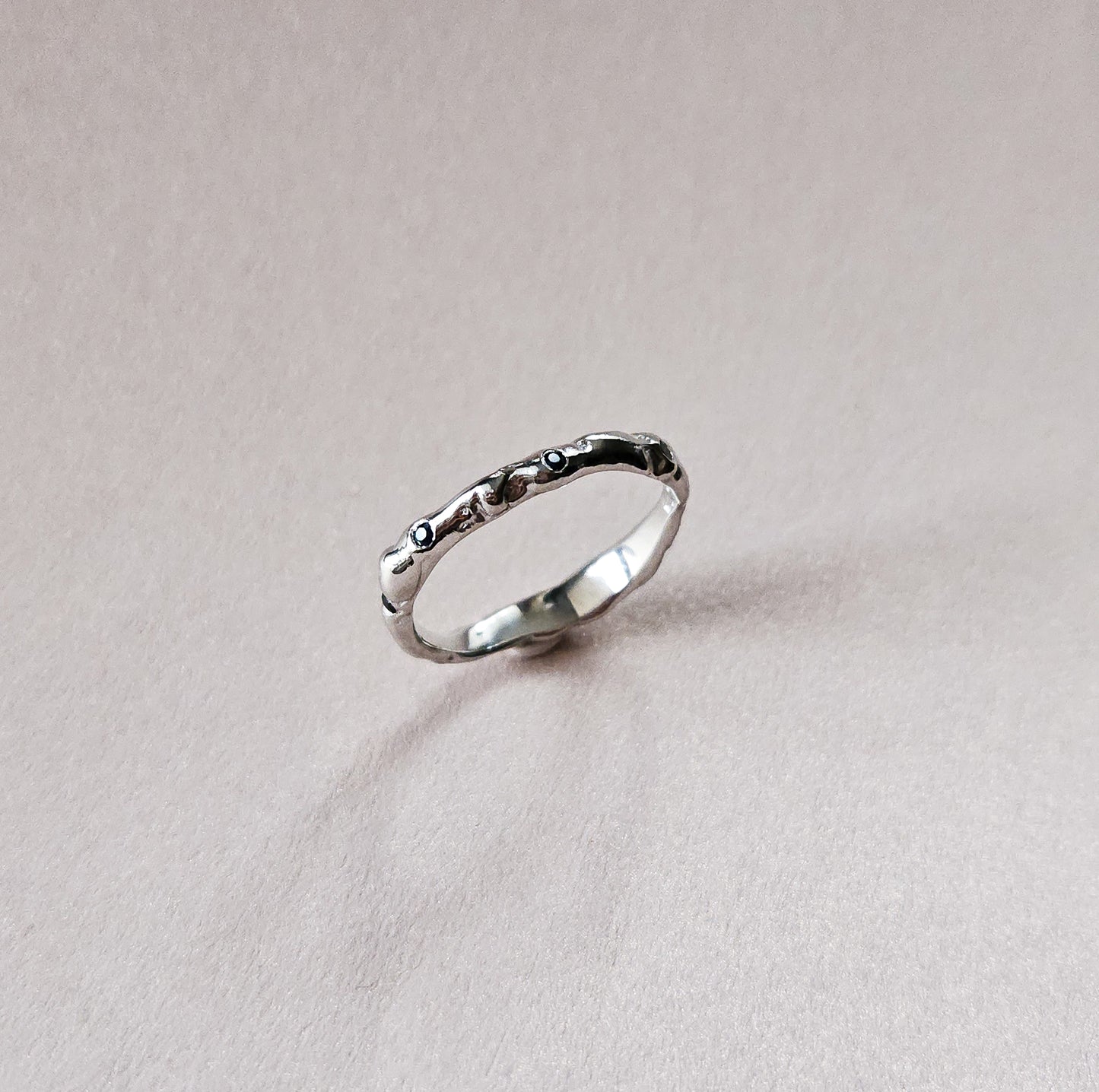 "Melted" ring with sapphires