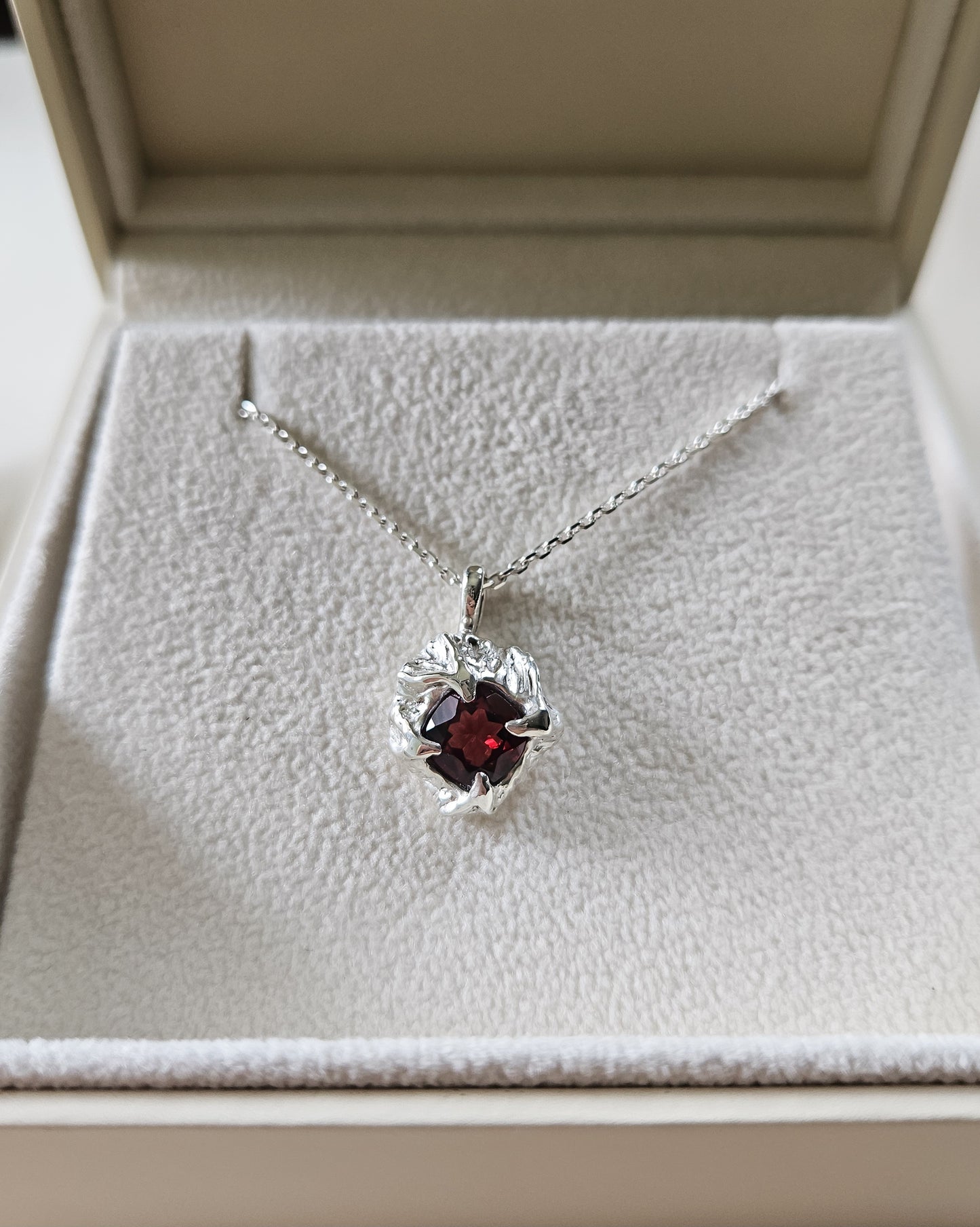 Serein pendant