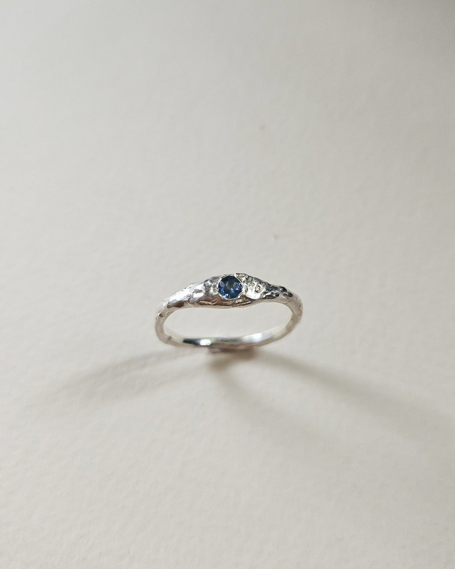 Lidia ring with blue sapphire