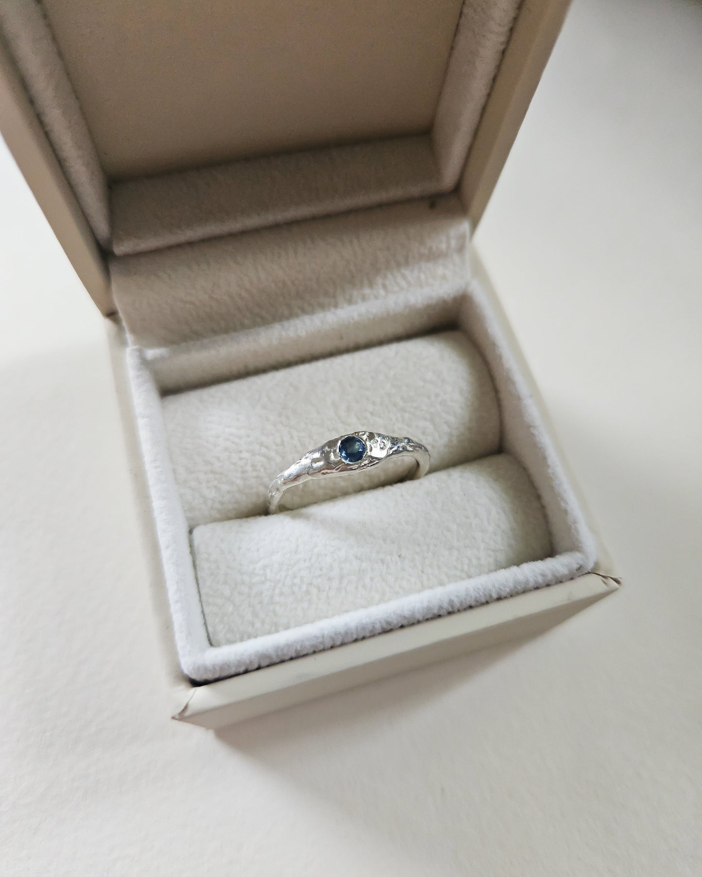 Lidia ring with blue sapphire