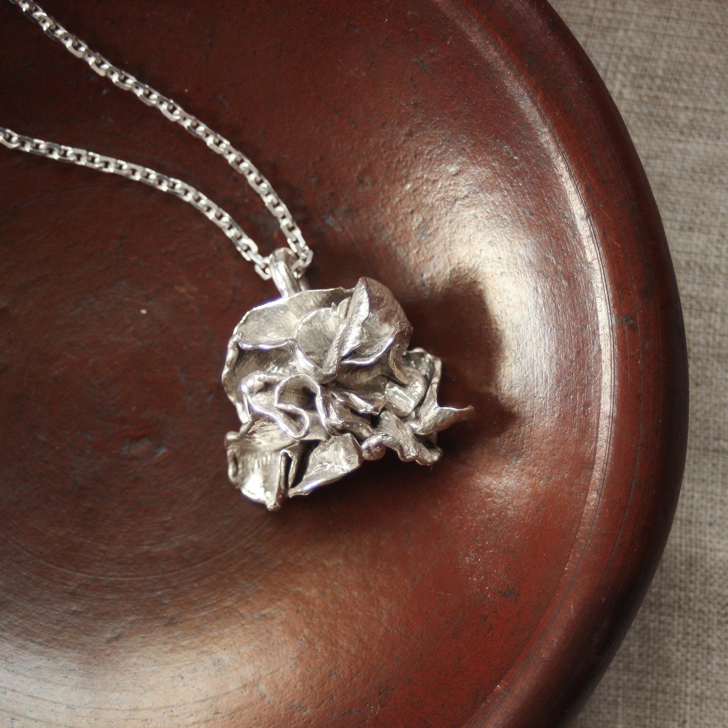 Relia pendant