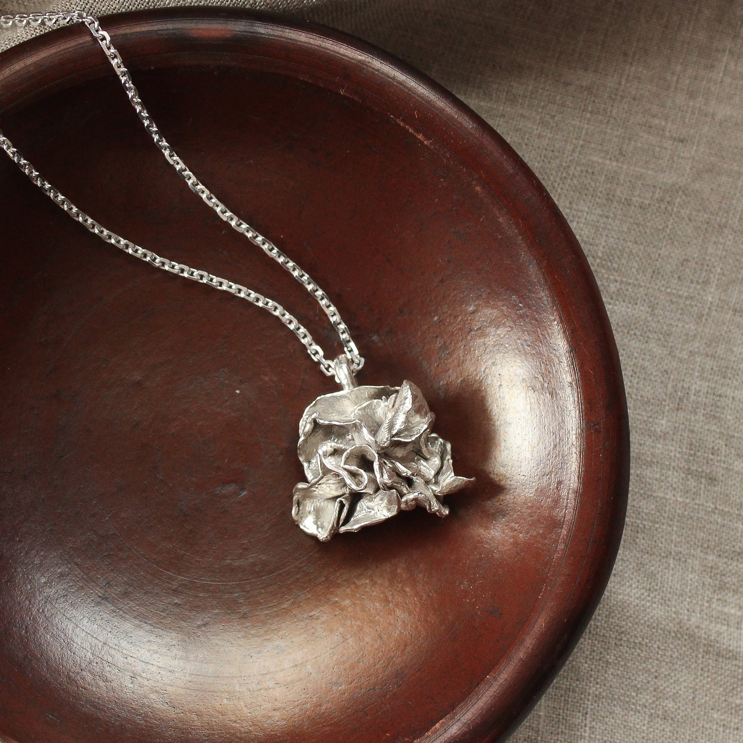Relia pendant