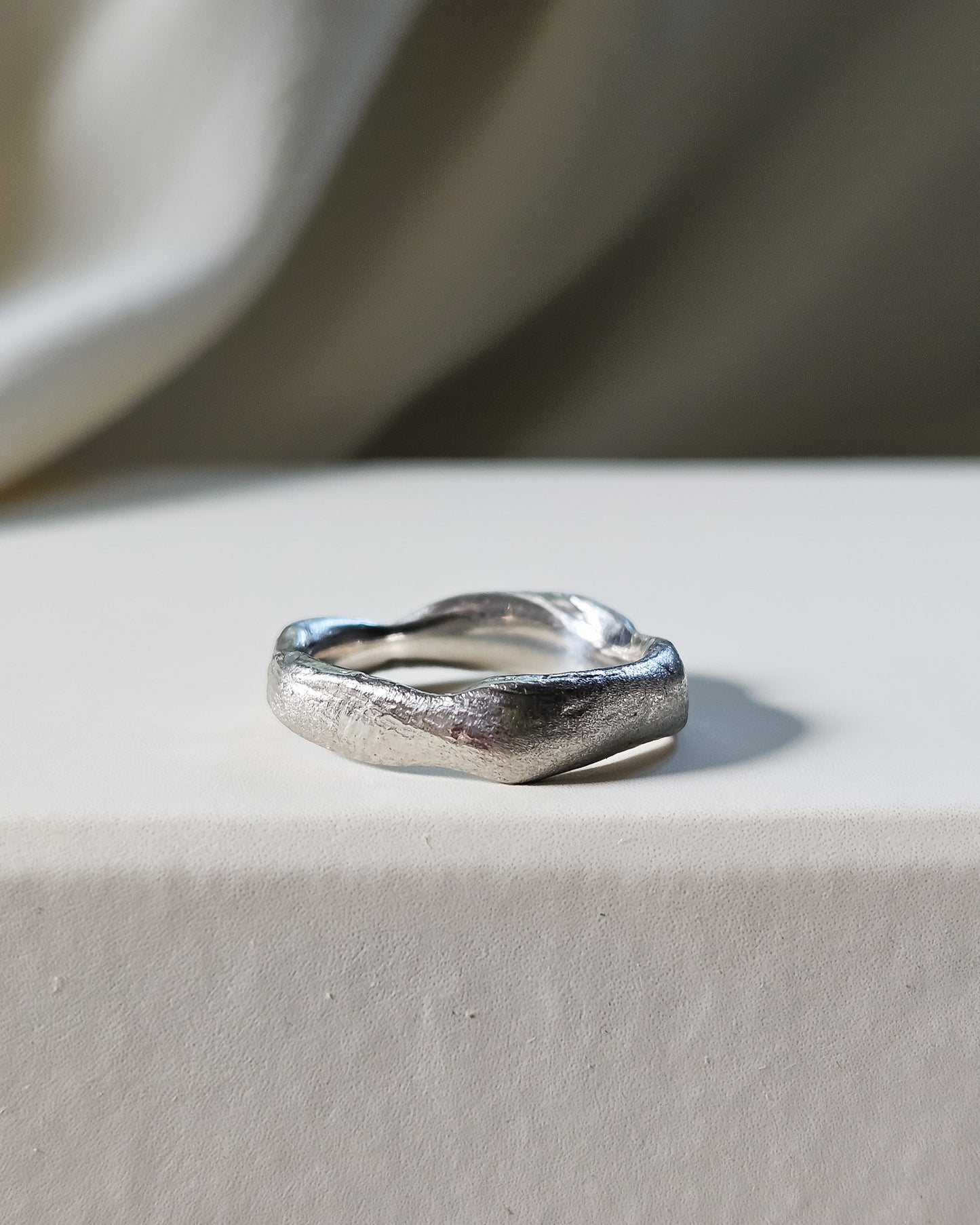 Lune ring with morganite