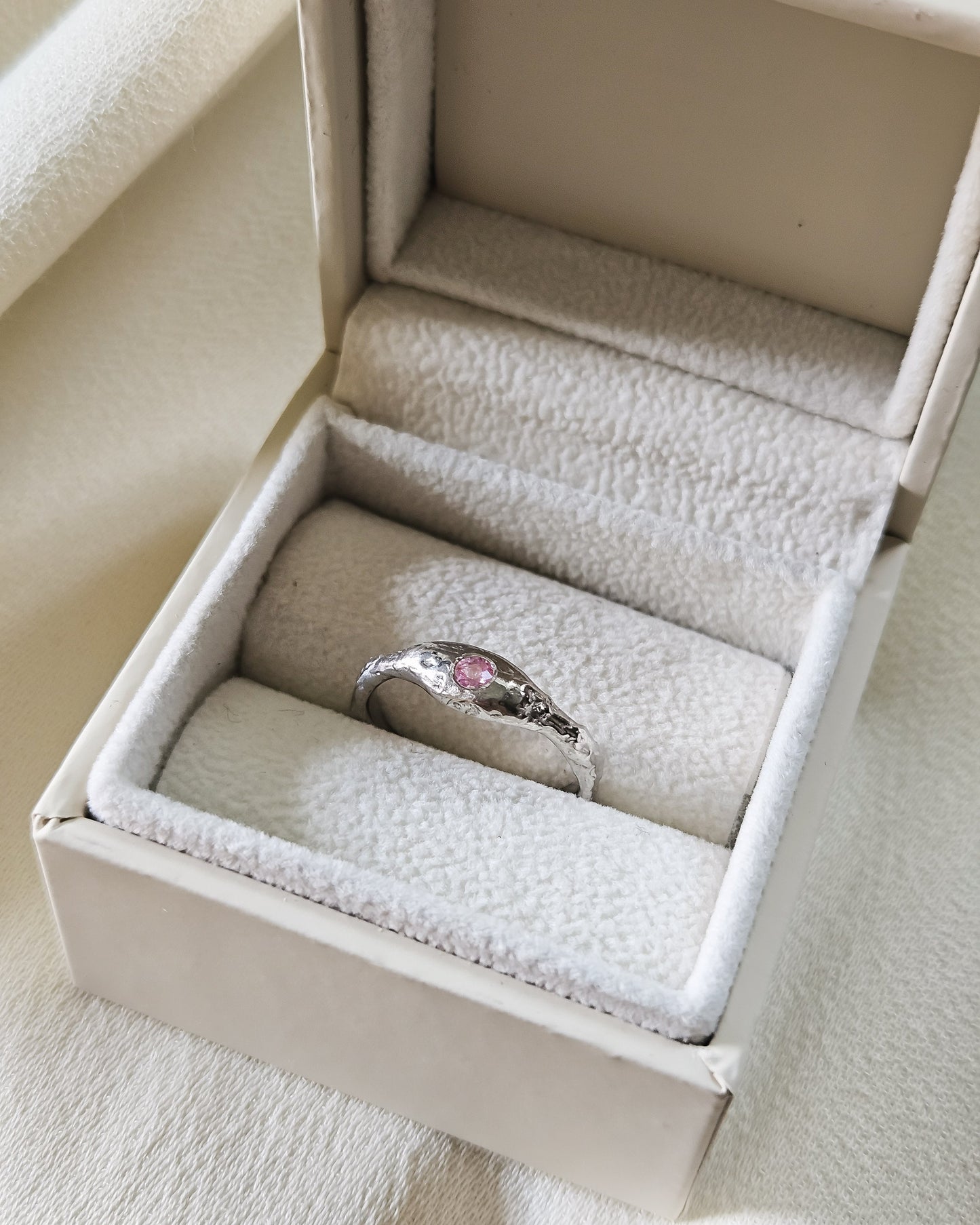 Lidia ring with sapphire