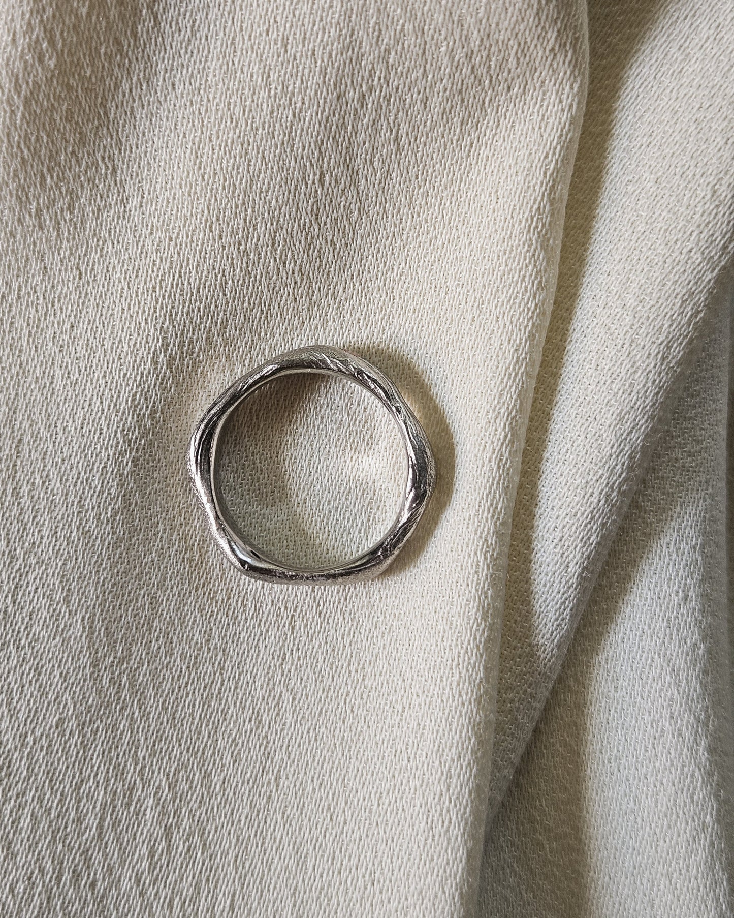 Lune ring with morganite