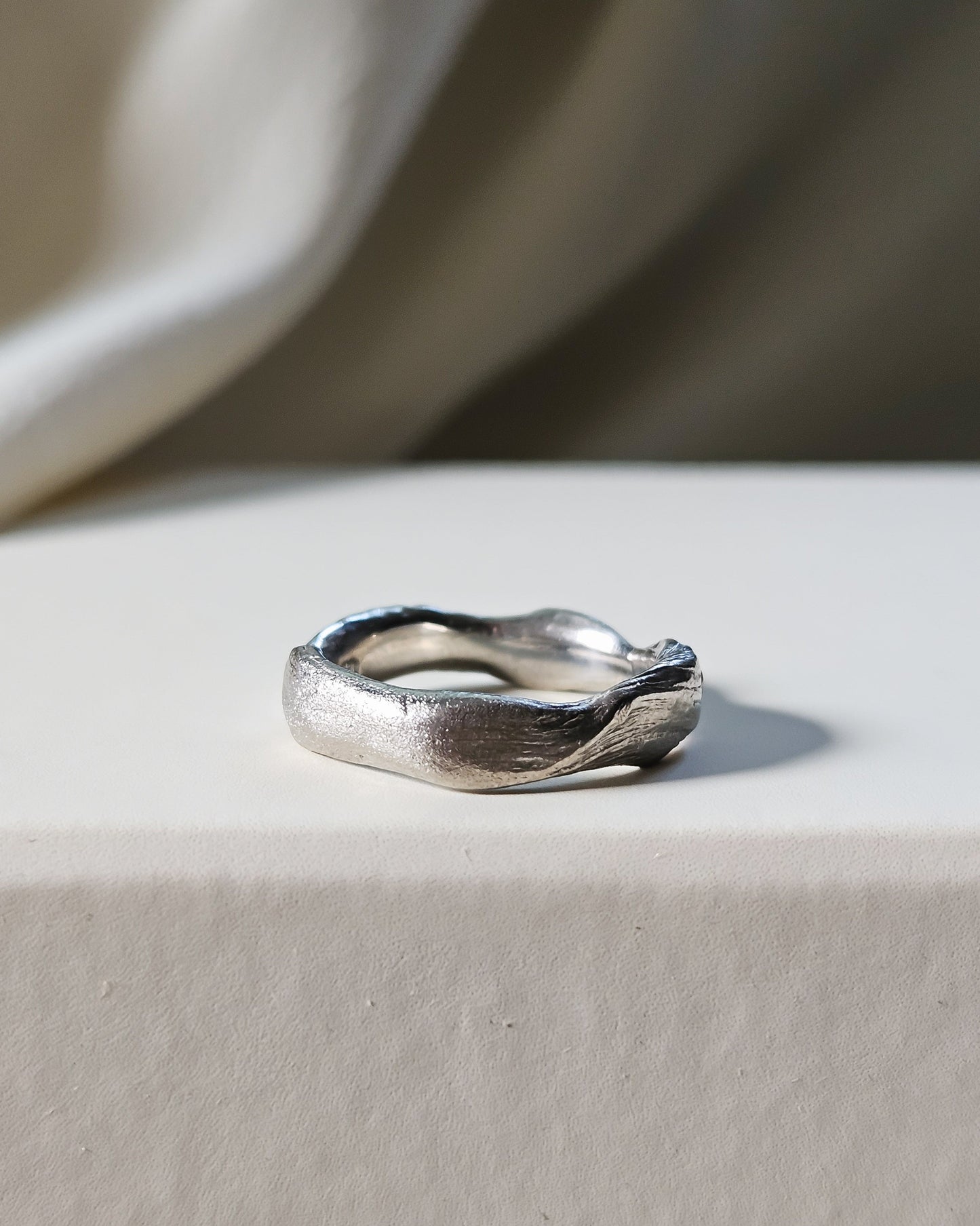 Lune ring with morganite