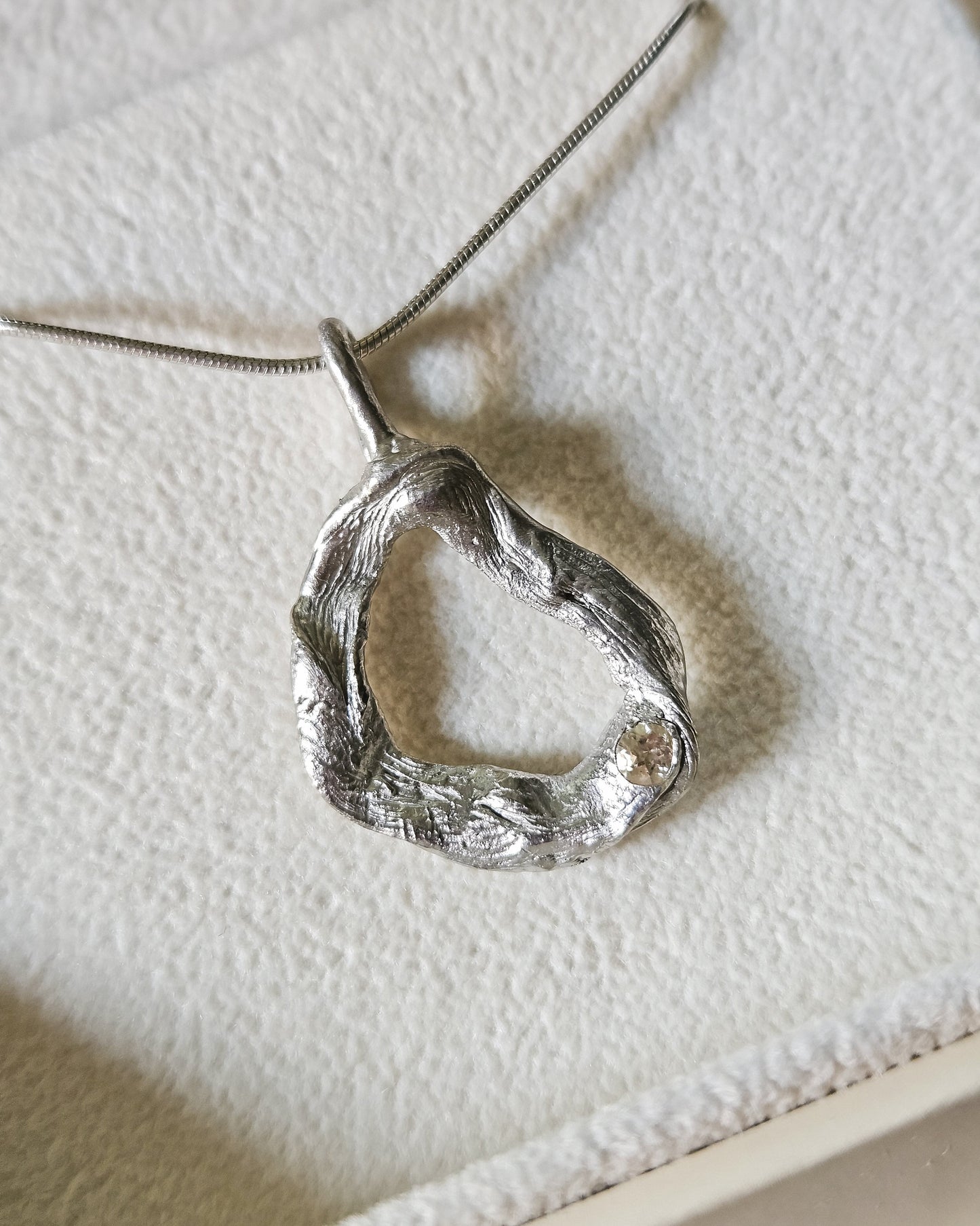 Iris pendant
