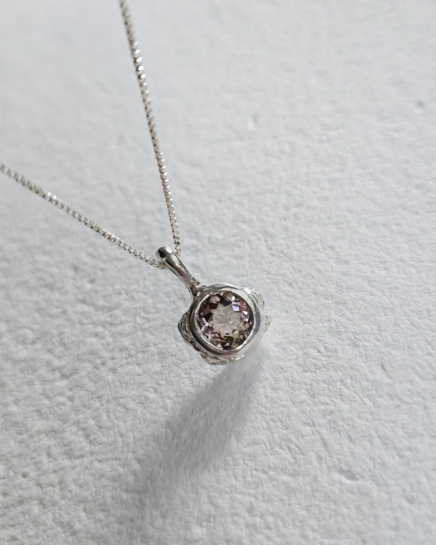 Perla pendant with tourmaline