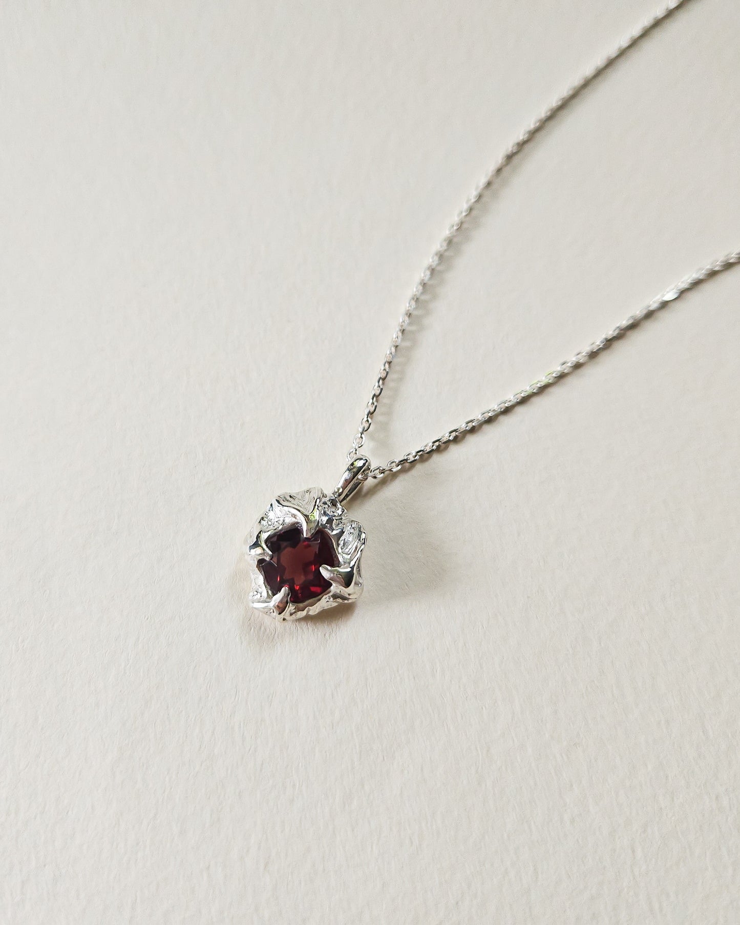 Serein pendant