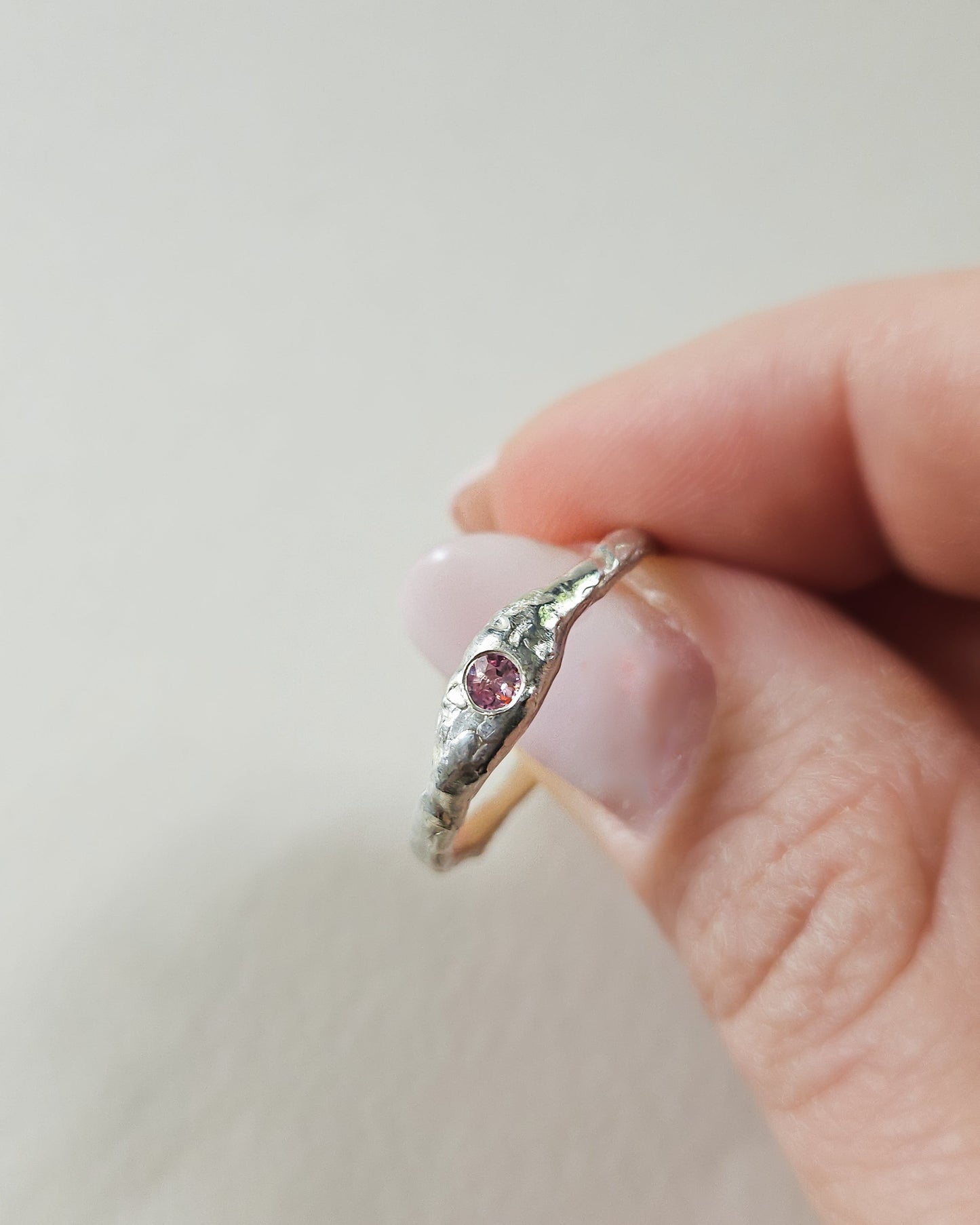 Lidia ring with pink sapphire