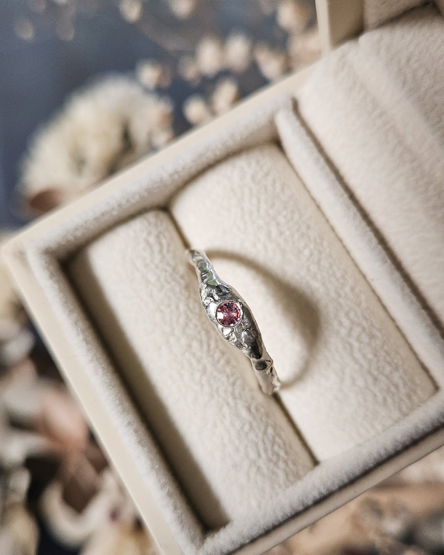 Lidia ring with pink sapphire