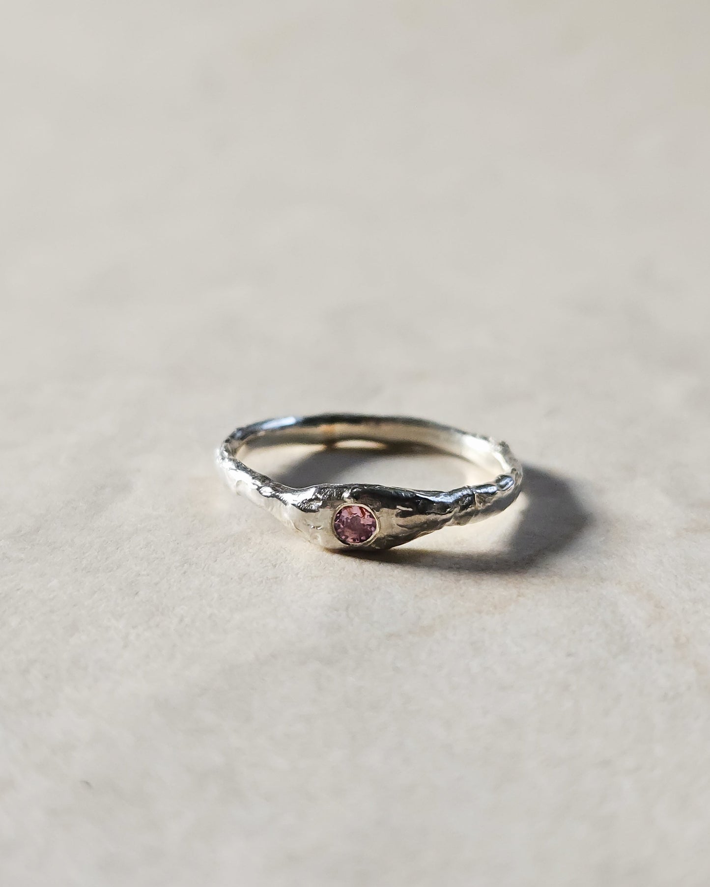 Lidia ring with pink sapphire