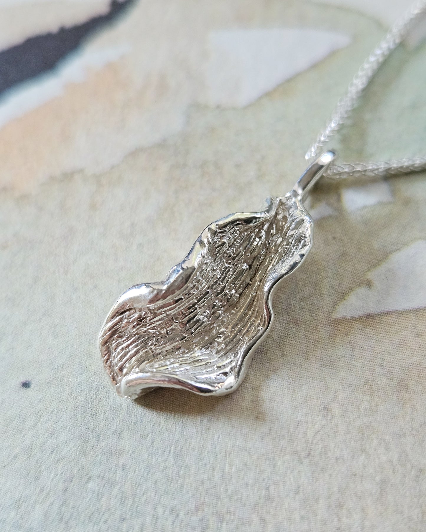 Tirta pendant