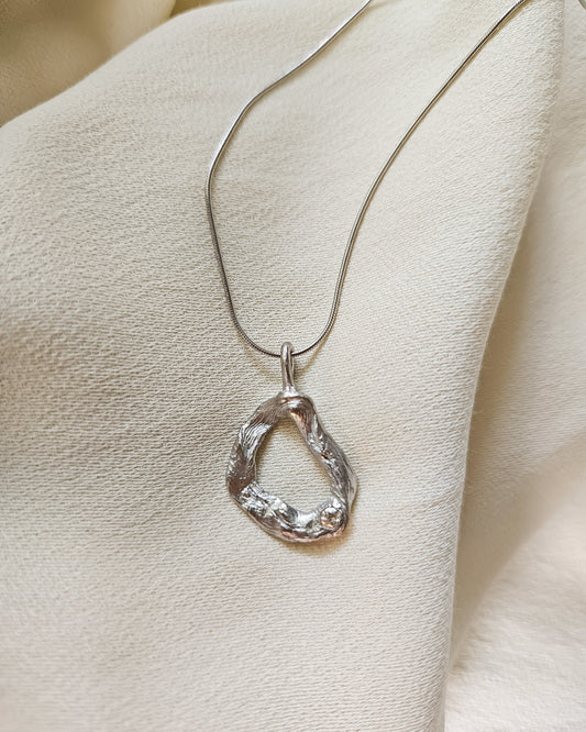 Iris pendant