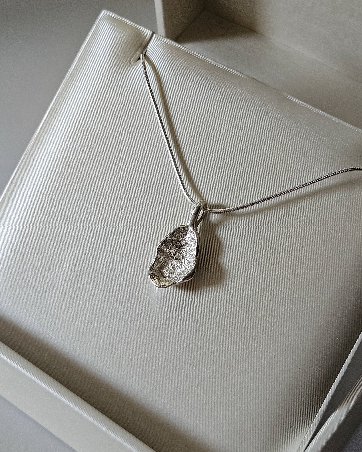 Kerang pendant