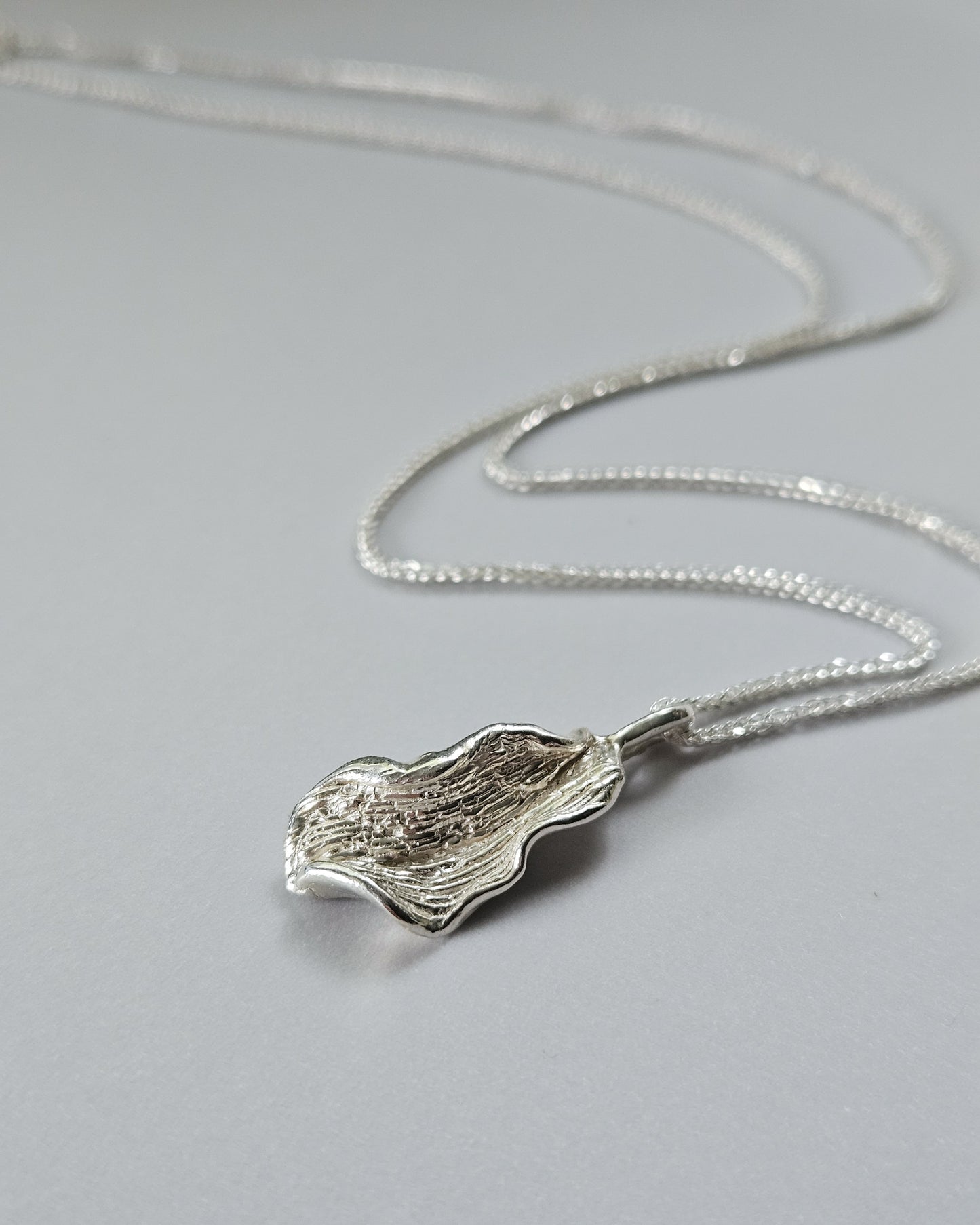 Tirta pendant