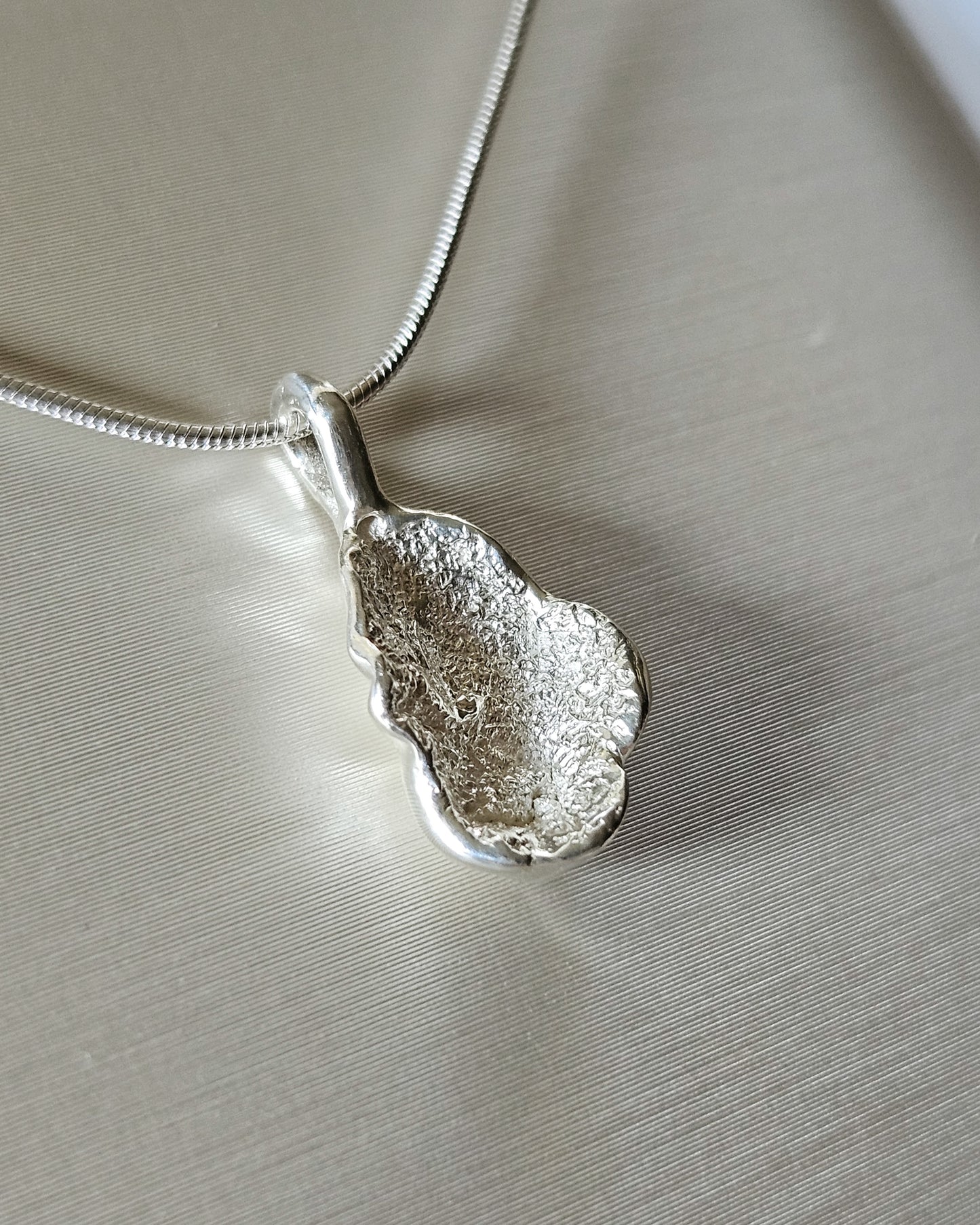 Kerang pendant