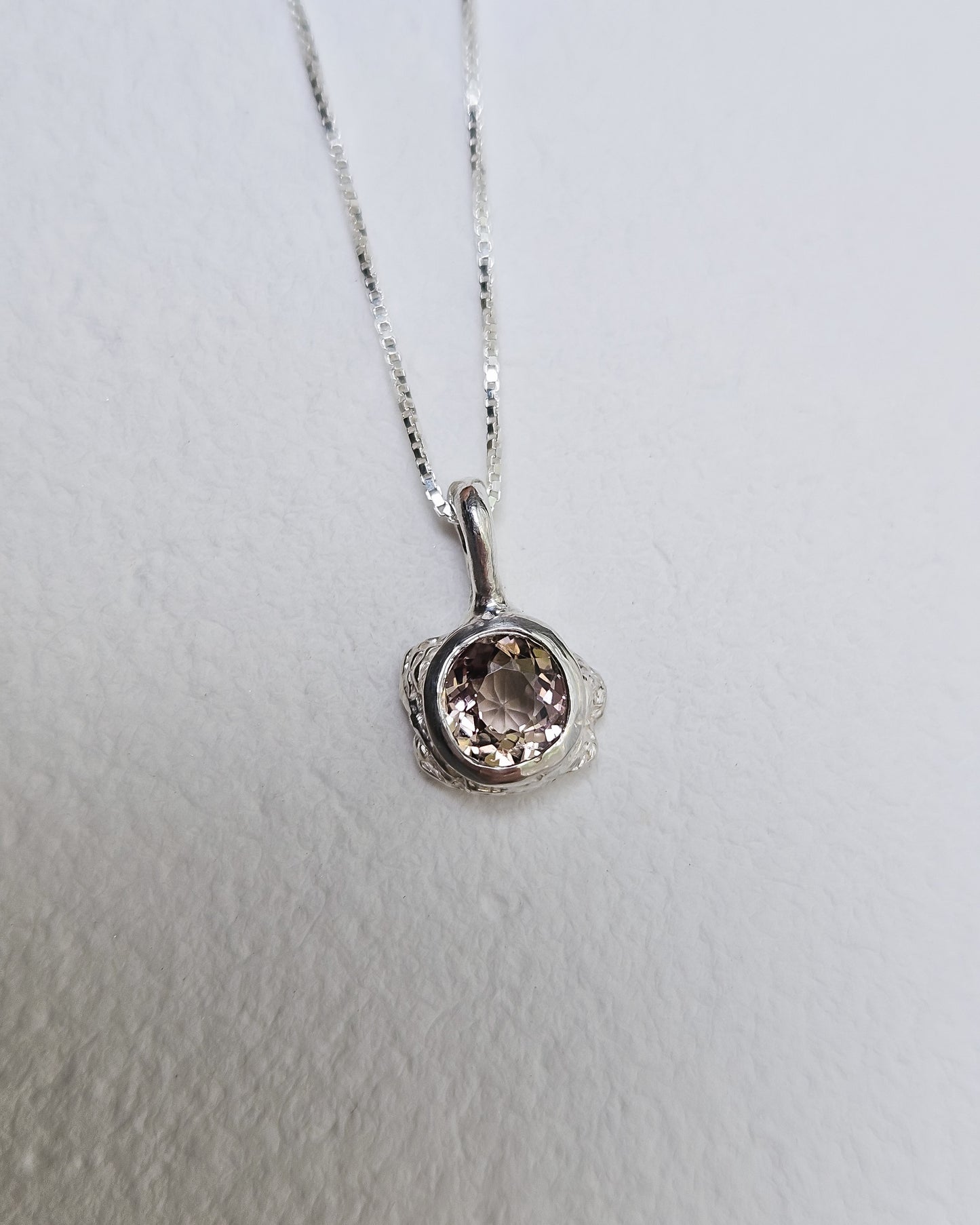 Perla pendant with tourmaline