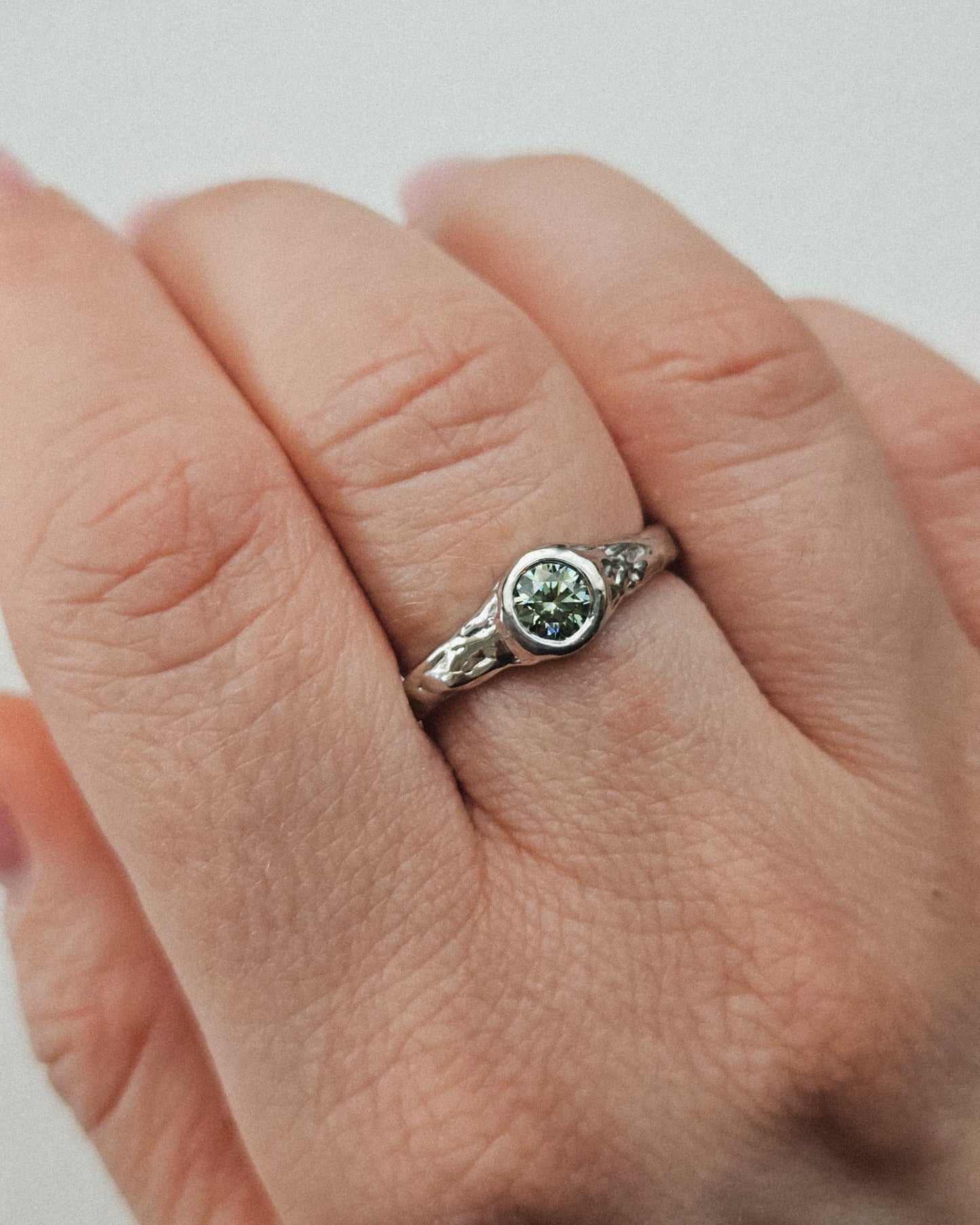 Moissanite gyűrű