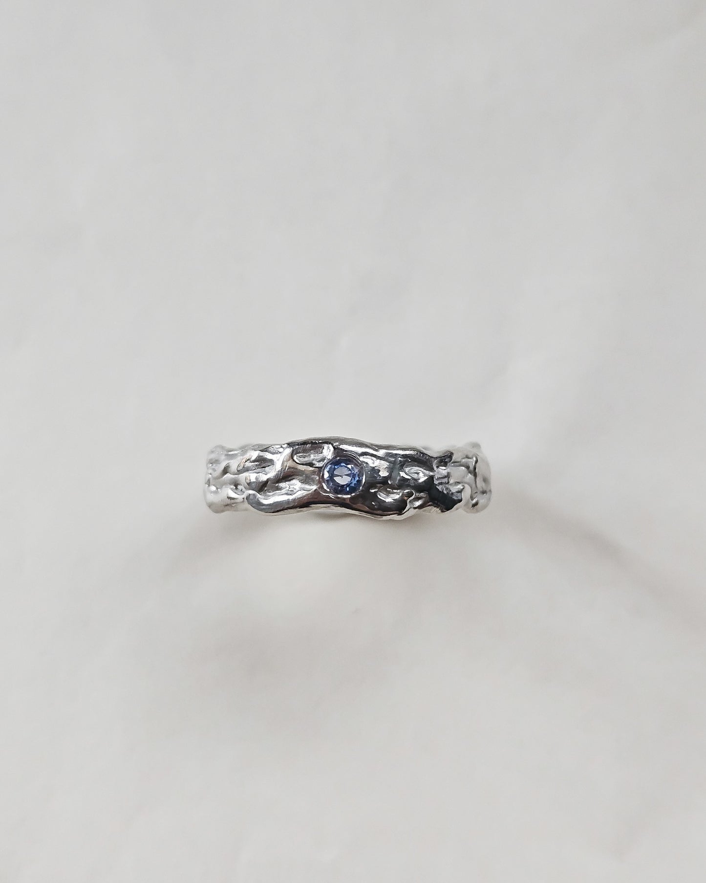 Melted ring with blue sapphire - size 51