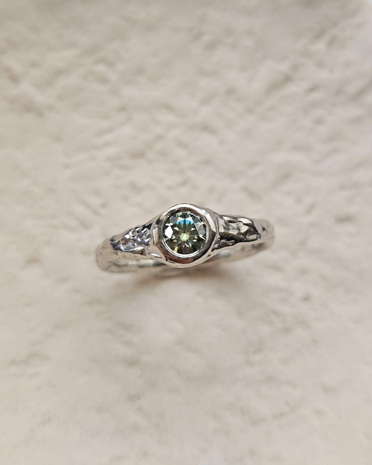 Moissanite gyűrű