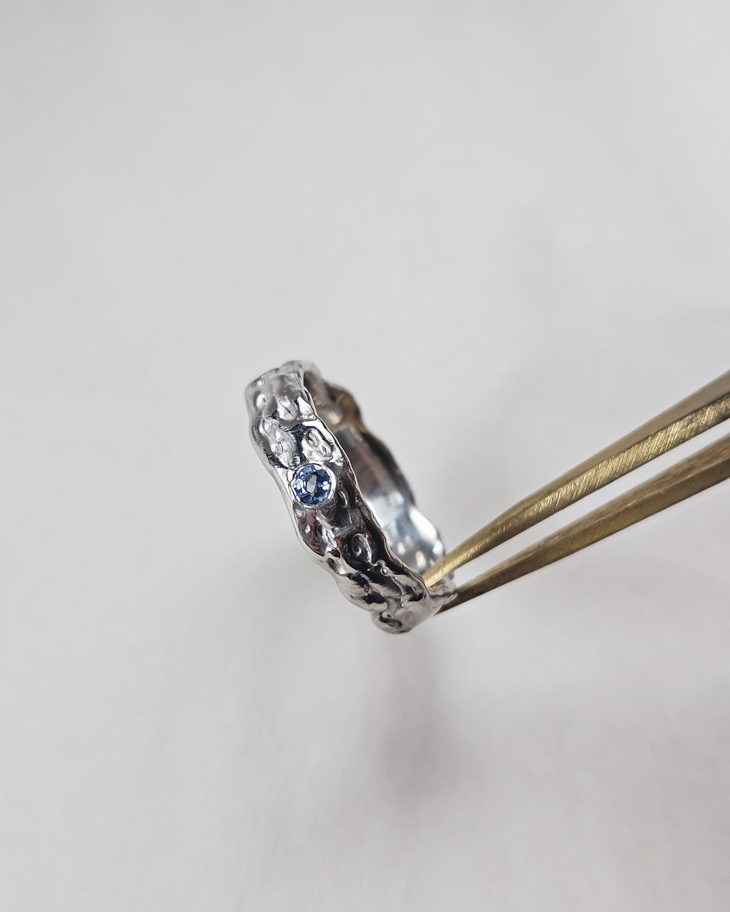 Melted ring with blue sapphire - size 51