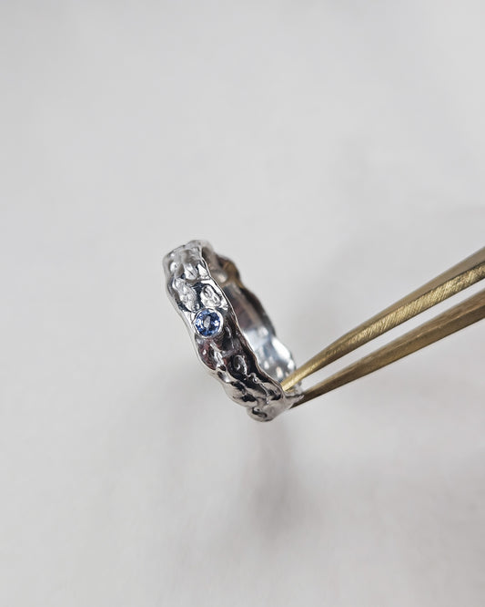 Melted ring with blue sapphire - size 51