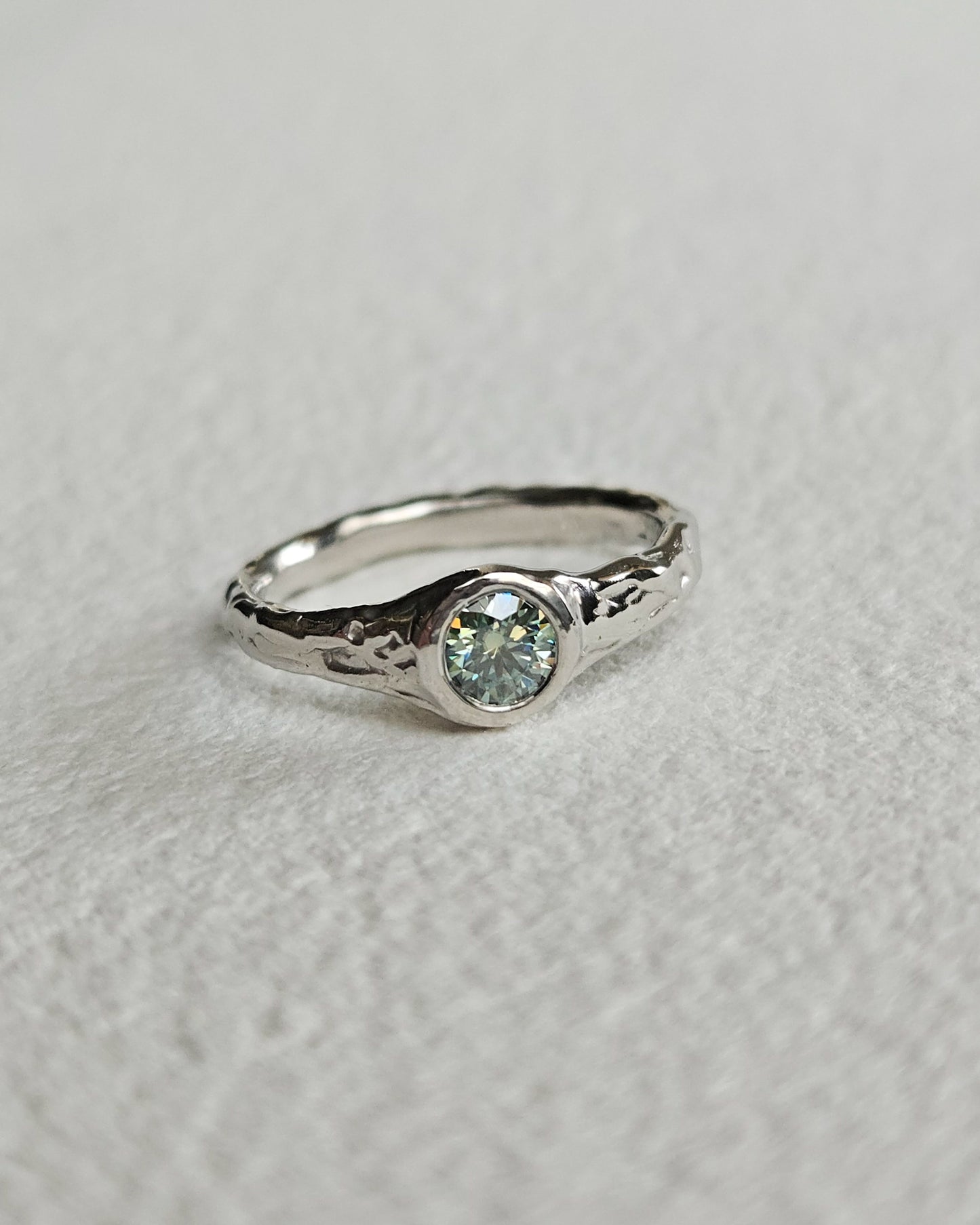 Moissanite gyűrű
