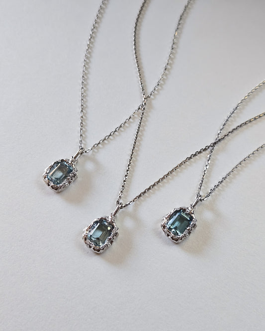 Rhea pendant with topaz